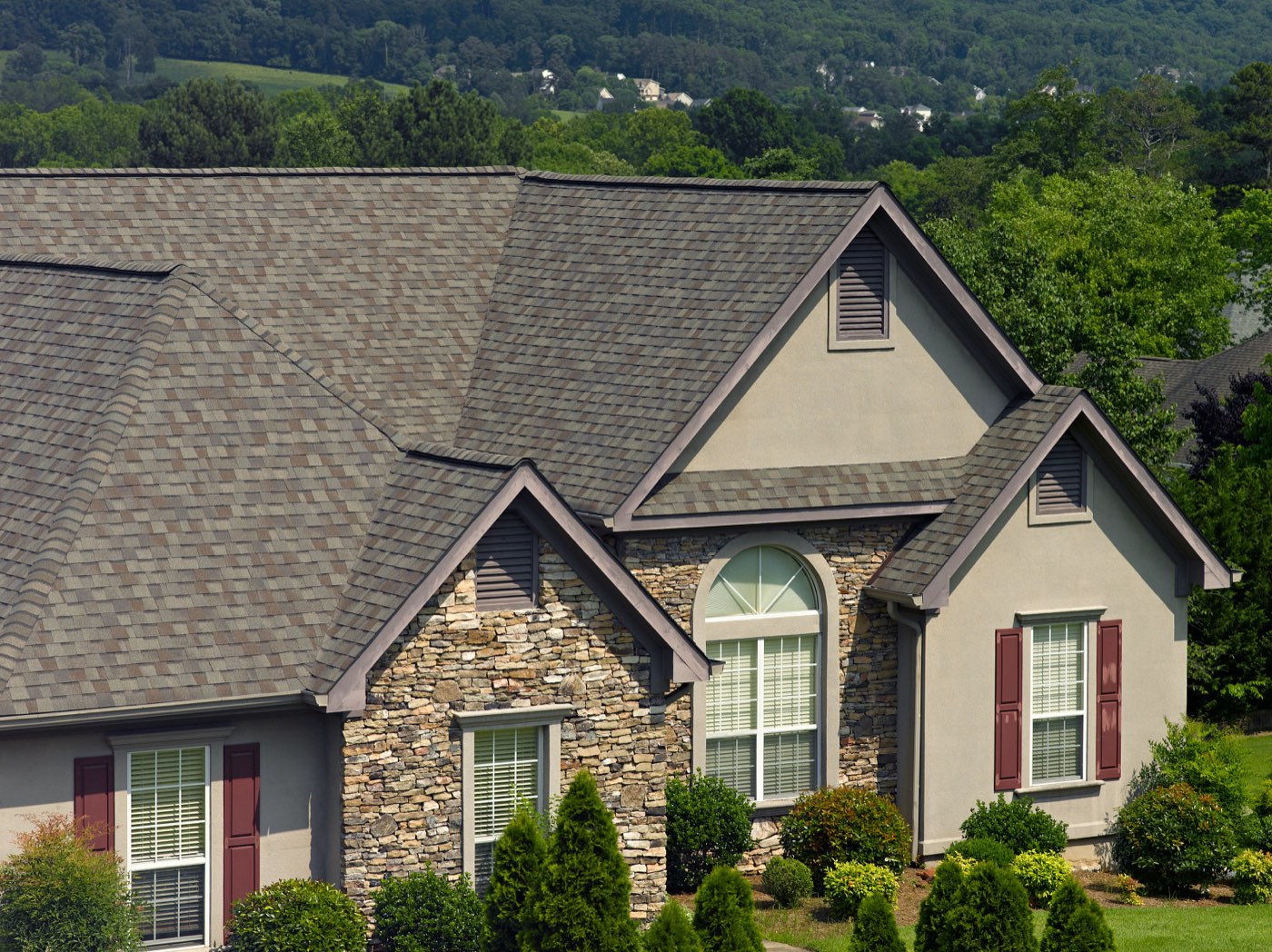 CertainTeed Landmark shingles shown on a home, manufacturer product photo
